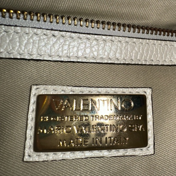 Pearl Valentino, Crossbody - Picture 7 of 8